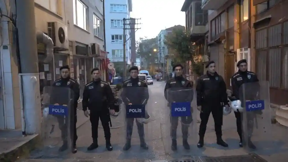 Bakan Soylu’nun yönettiği operasyonda 63 kişi tutuklandı