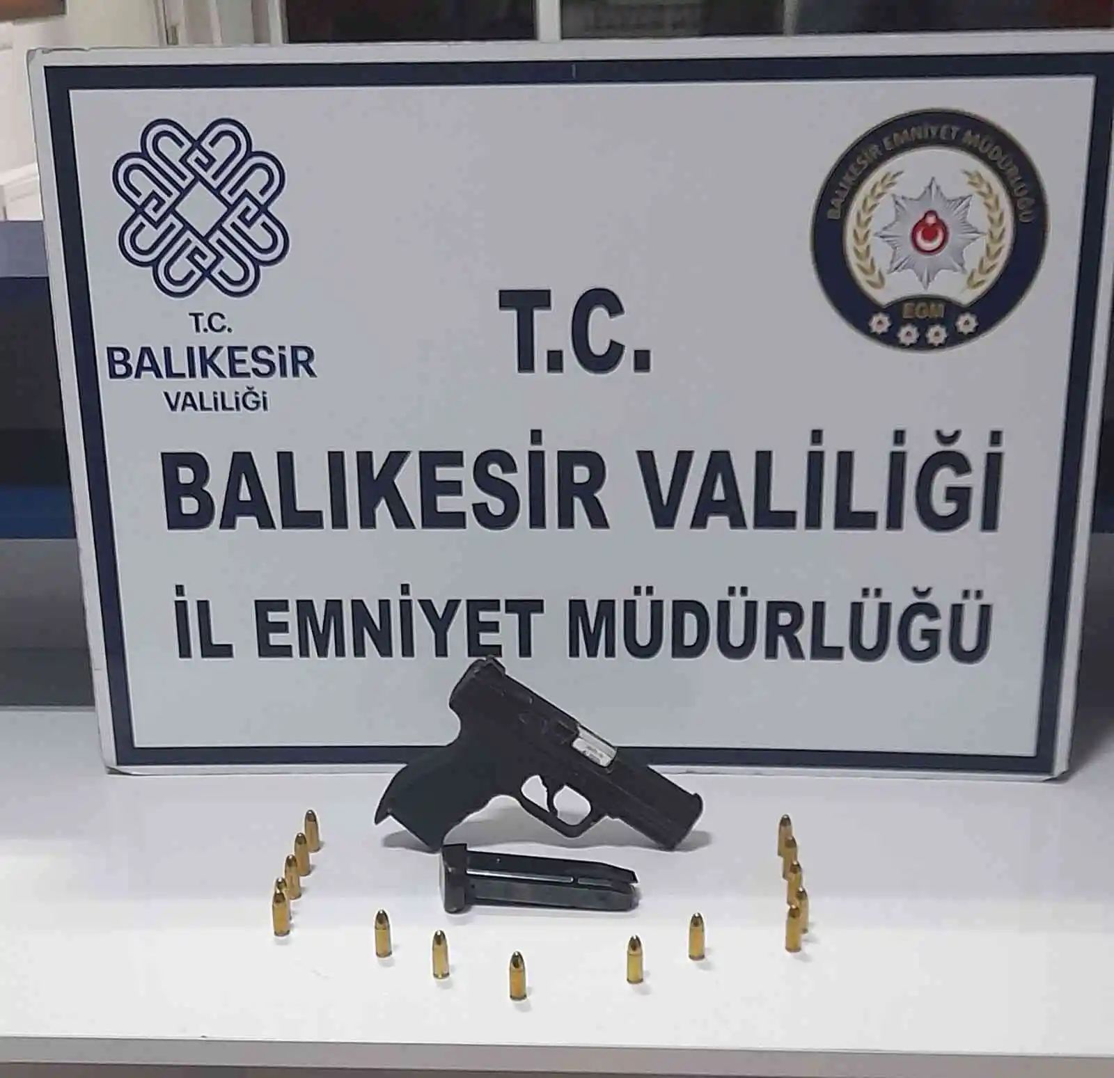 Balıkesir'de aranan 185 şahıs yakalandı