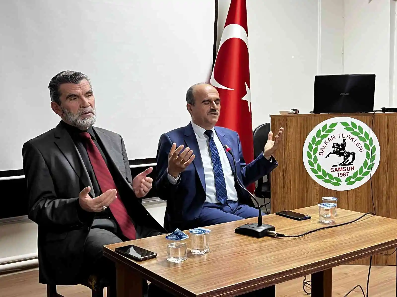 Balkan Türkleri Atatürk'ü dualarla andı
