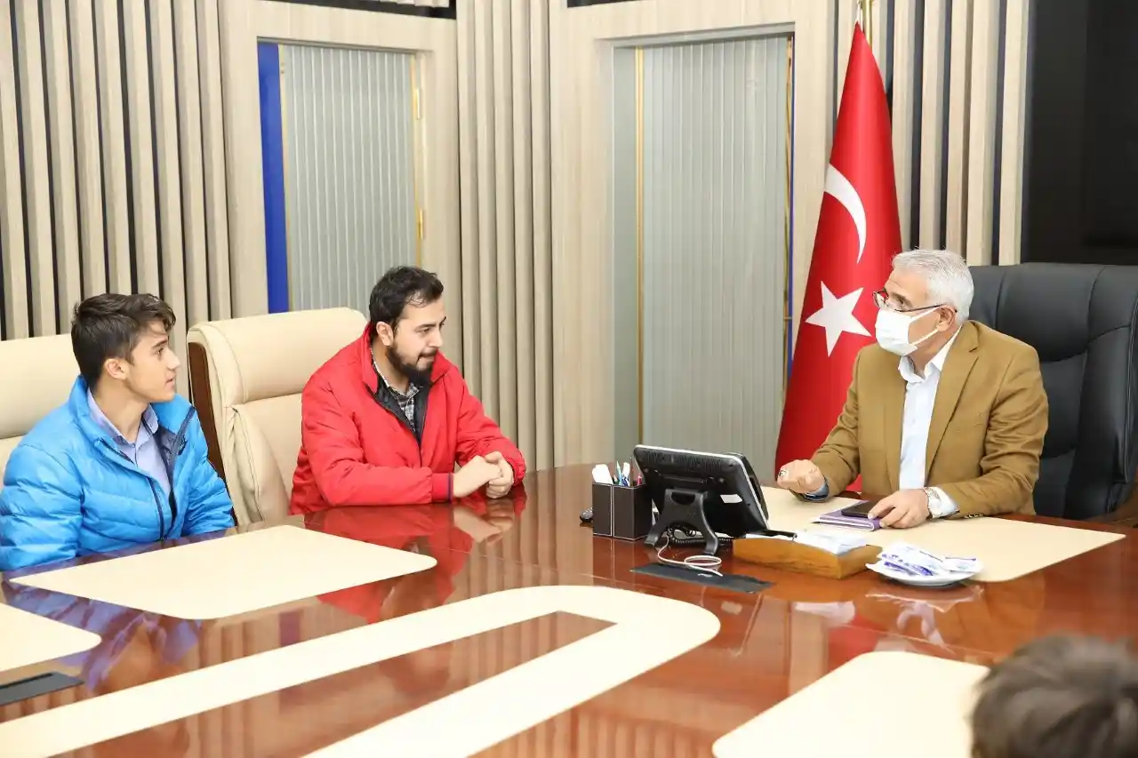 Başkan Güder, gençlere tecrübelerini aktardı