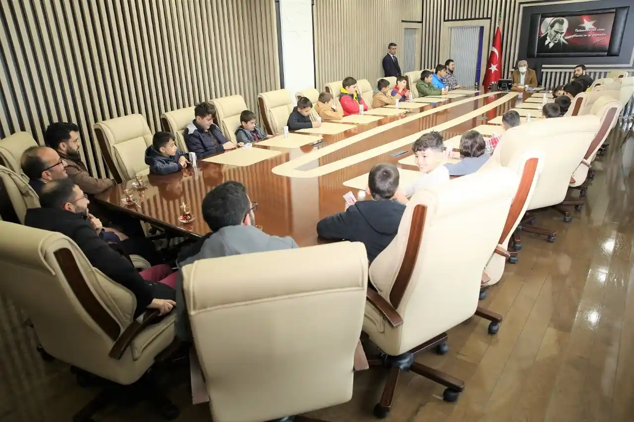 Başkan Güder, gençlere tecrübelerini aktardı