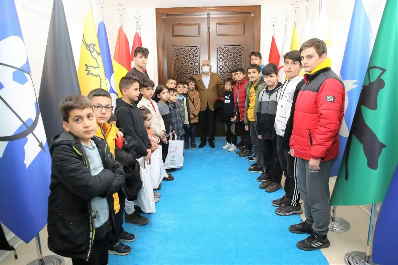 Başkan Güder, gençlere tecrübelerini aktardı
