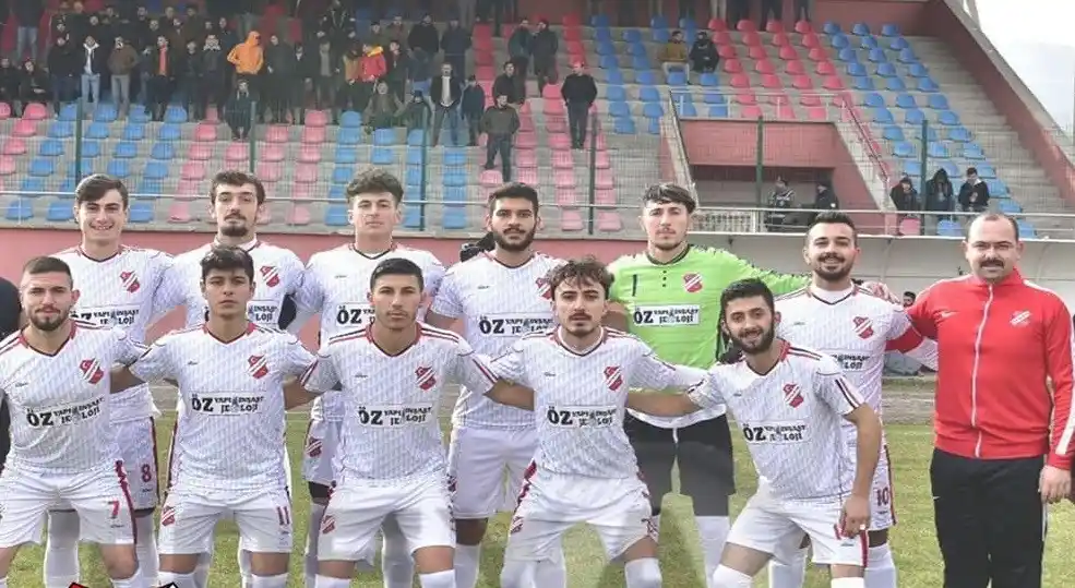 Başkan Kavaklıgil futbolu bıraktı
