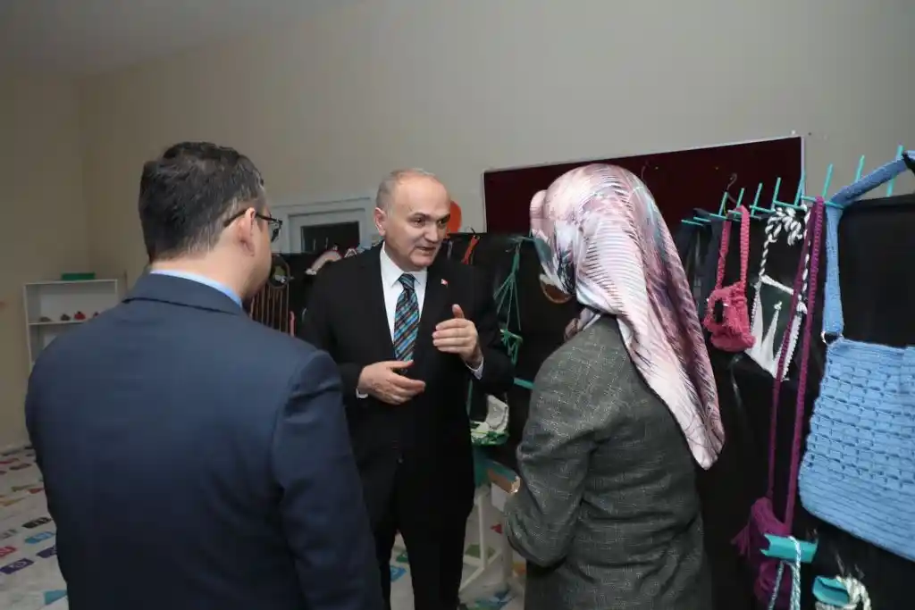 Başkan Özlü çalışmaları beğendi