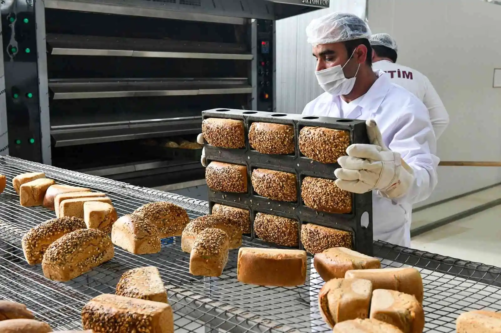 Başkentin halk ekmek fabrikasından 4 çeşit ekşi mayalı ekmek
