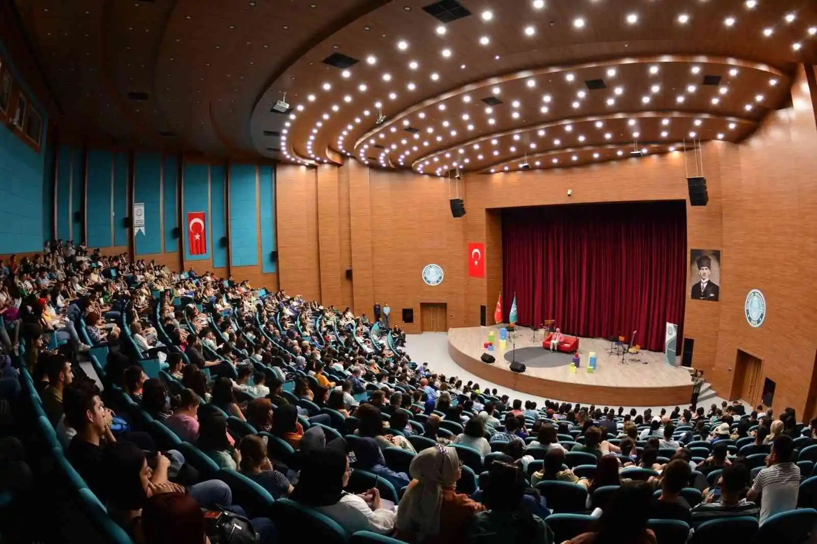 BAÜN'de Kongre ve Kültür Merkezine 'Atatürk' adı eklendi