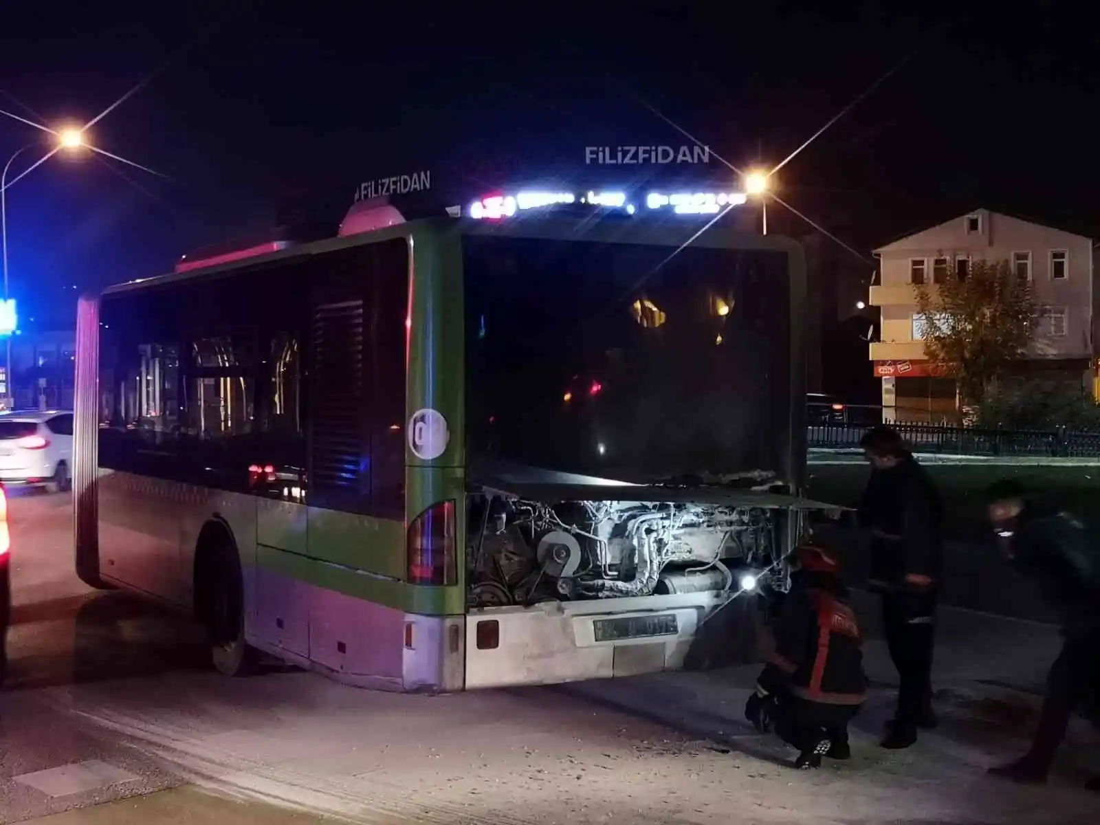 Belediye otobüsü alevlere teslim oldu