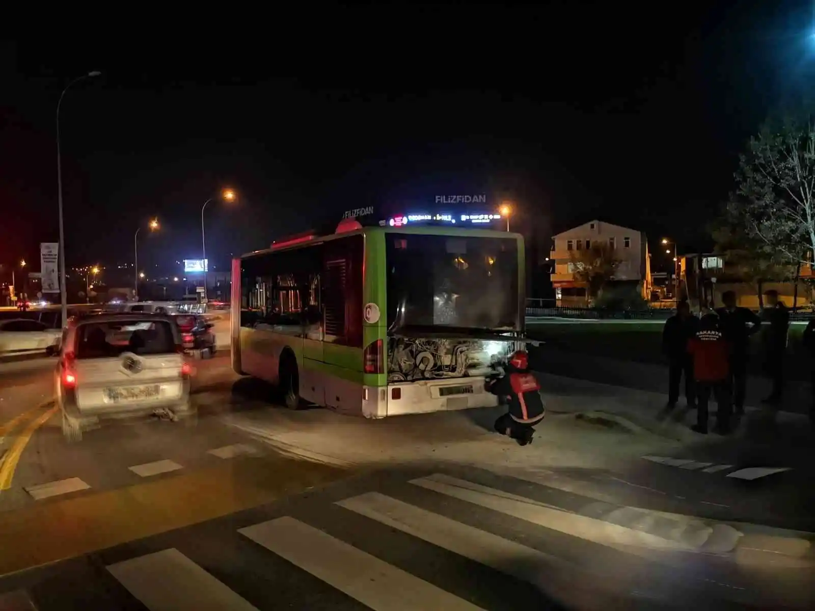 Belediye otobüsü alevlere teslim oldu