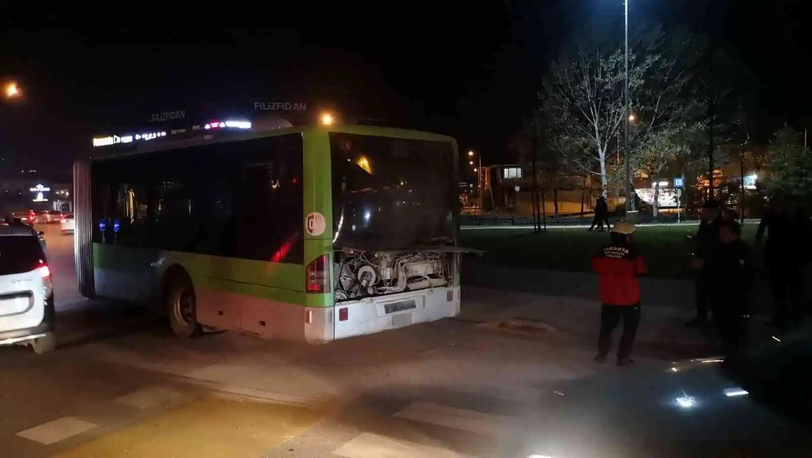 Belediye otobüsü alevlere teslim oldu