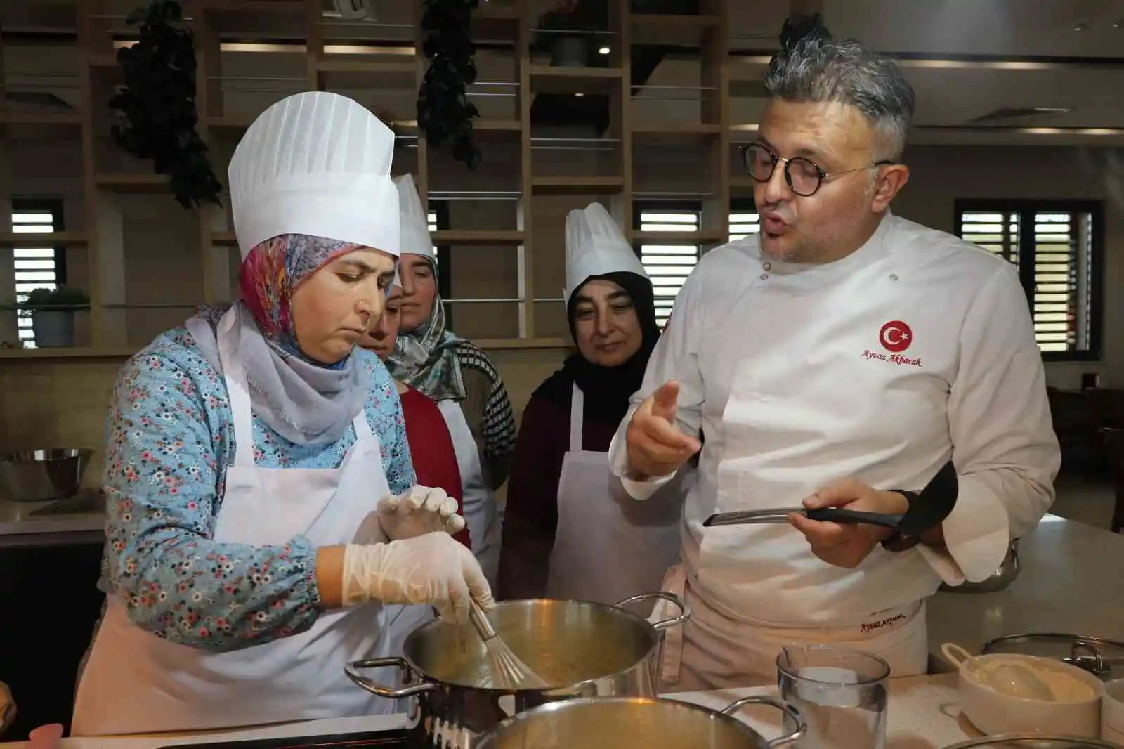 Beykoz’un maharetli kadınları ünlü şeflerden eğitim alıyor
