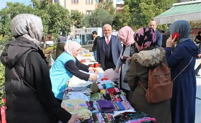 Bilecik'te hayır çarşısı kuruldu
