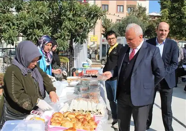 Bilecik’te hayır çarşısı kuruldu
