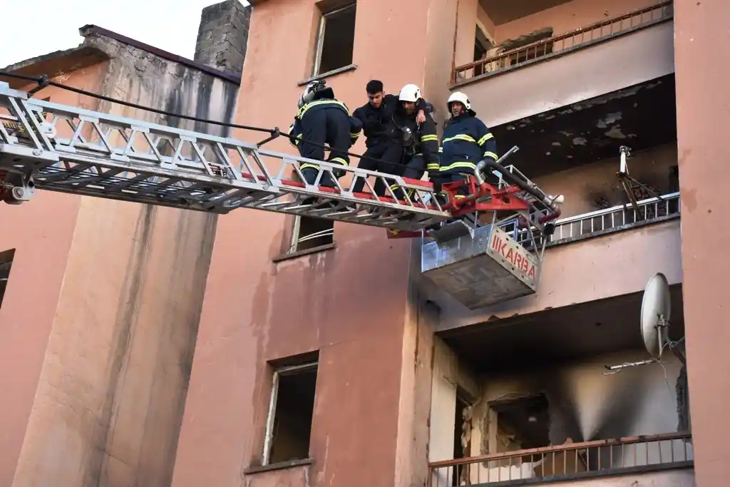 Bitlis’te 250 kişinin katıldığı deprem tatbikatı yapıldı
