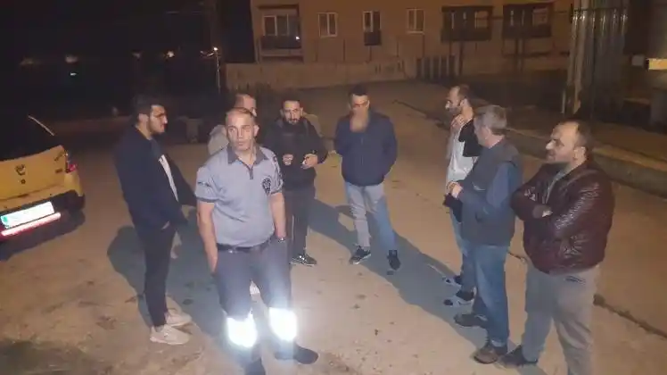 Borçka’da ilçe merkezine inen ayı paniğe neden oldu