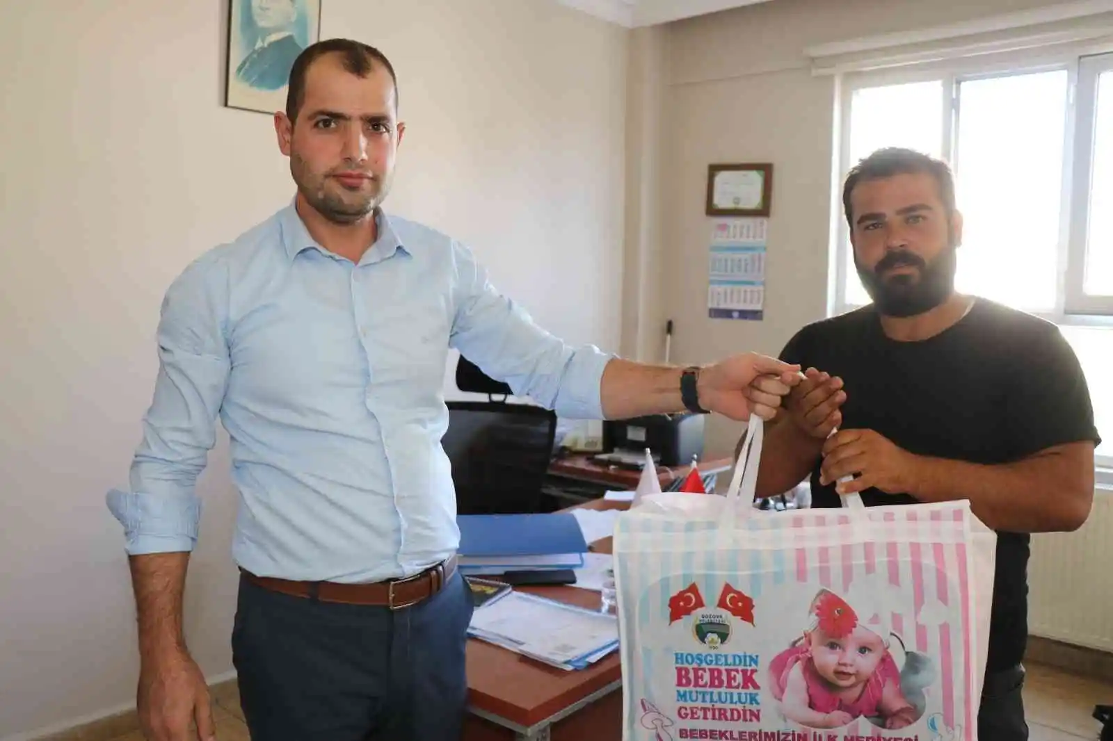 Bozova Belediyesinden yeni doğan bebeklere “Hoş geldin bebek seti”