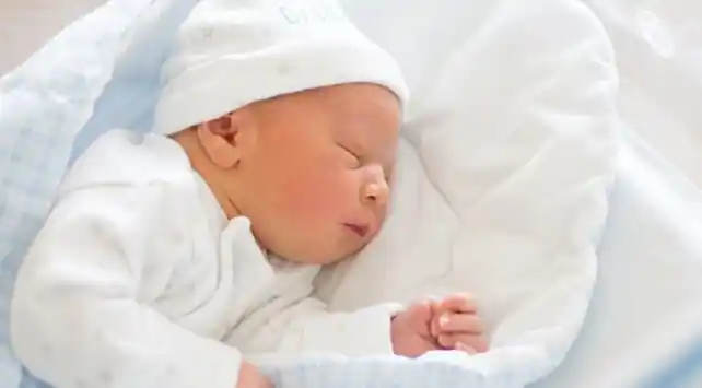 Bozova Belediyesinden yeni doğan bebeklere “Hoş geldin bebek seti”