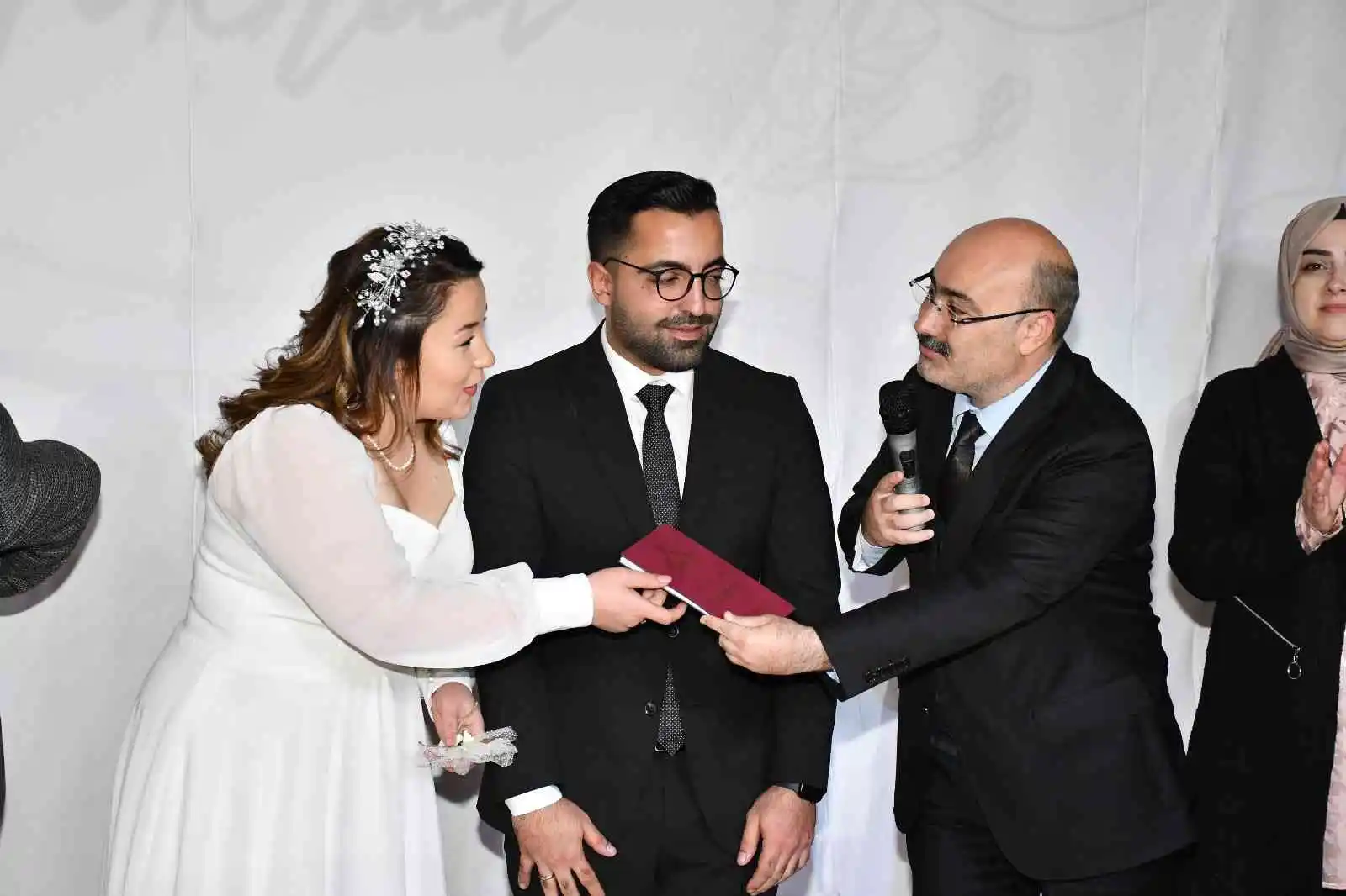 Bu da tapulu damat
