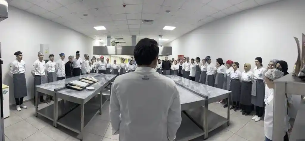 Bu derste Türk mutfağındaki 16 farklı çorba pişti