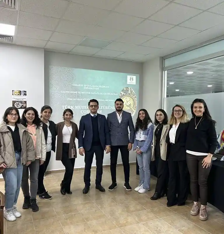 Bu derste Türk mutfağındaki 16 farklı çorba pişti