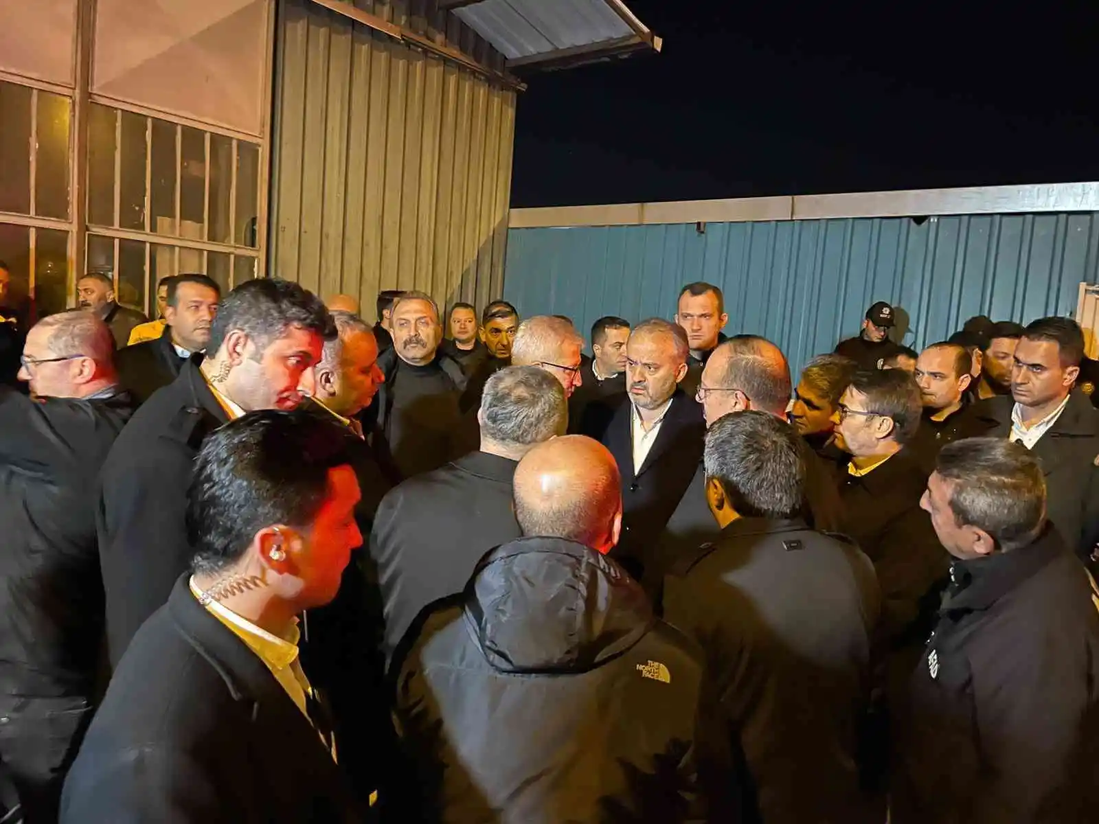 Bursa’da yangın faciası 8’i çocuk 9 kişi hayatını kaybetti