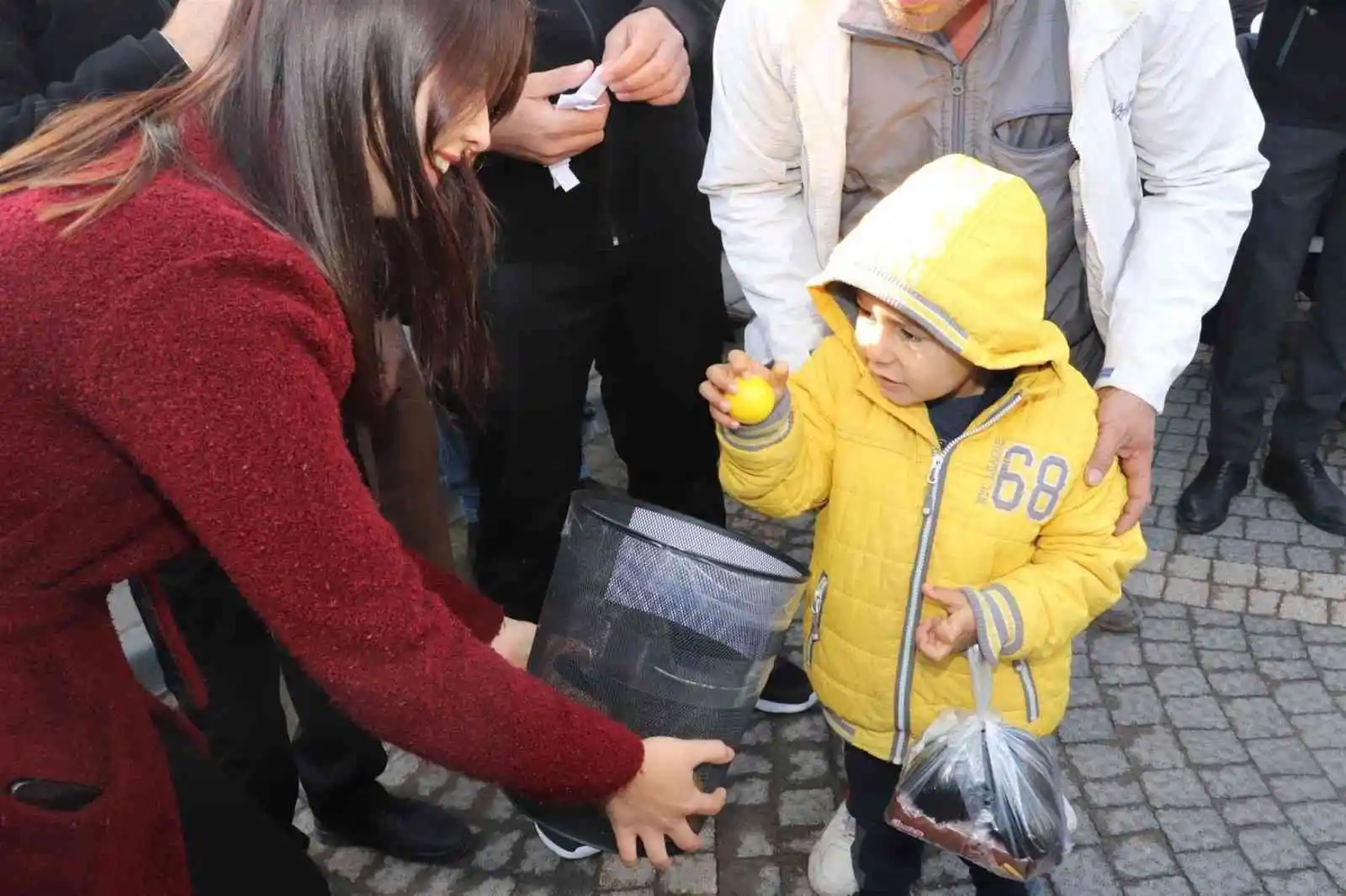 Büyükşehir Belediye üreticiyi desteklemeye devam ediyor
