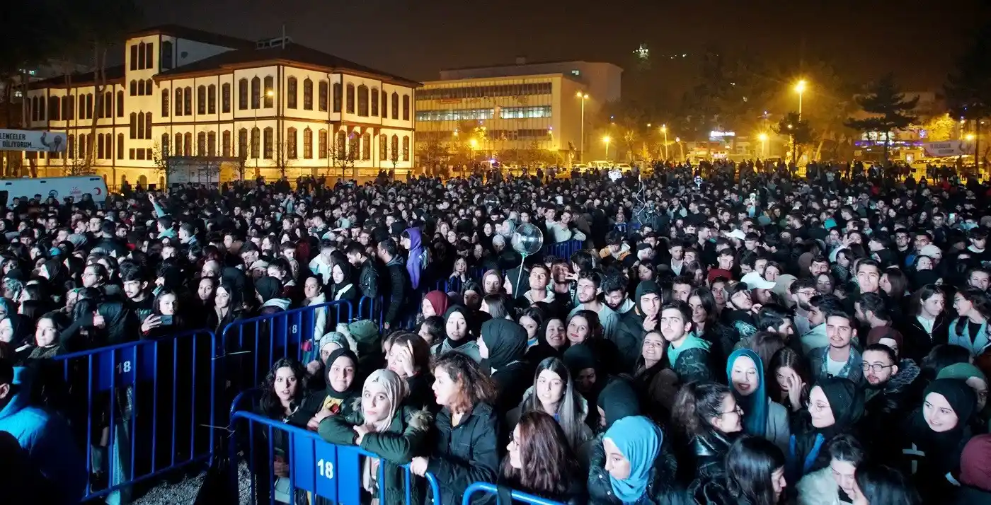 ÇAKÜ’nün kuruluşunun 15. yıldönümü coşkuyla kutlandı
