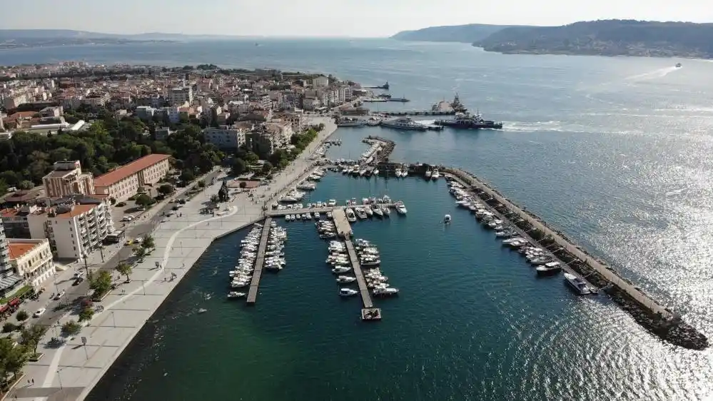 Çanakkale'de beklenen fırtına nedeniyle yüz yüze eğitime 1 gün ara verildi
