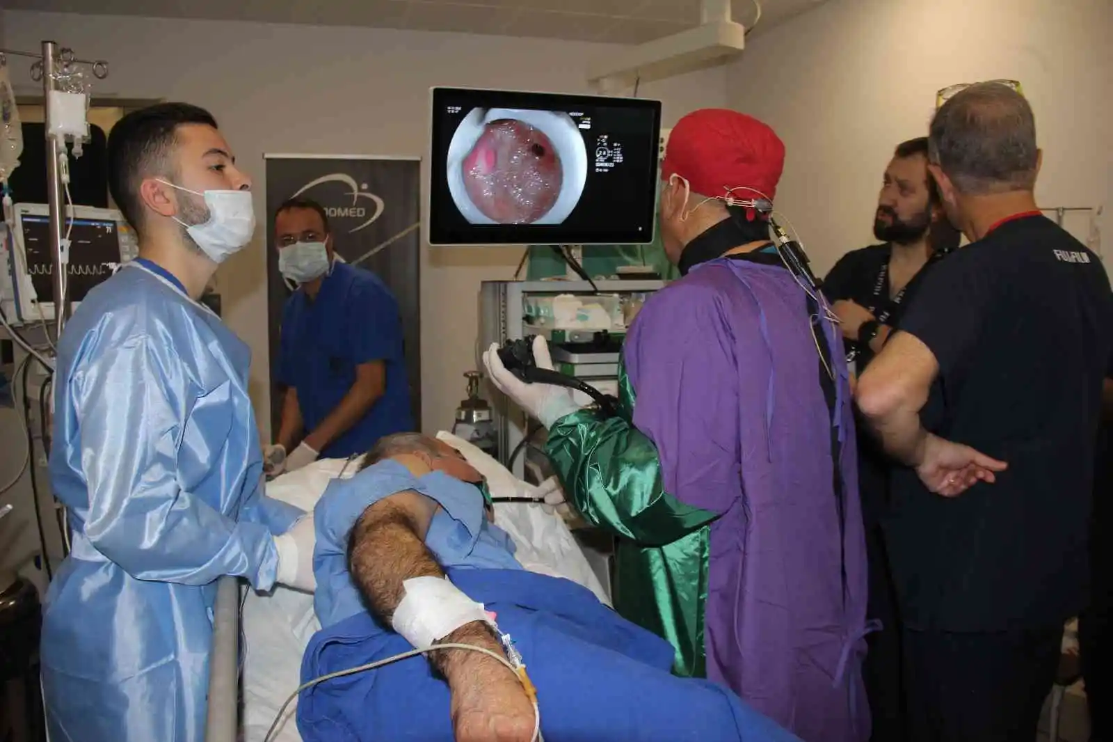 Canlı bağlantıyla Kocaeli'den Antalya'ya ameliyat ve operasyon eğitimi
