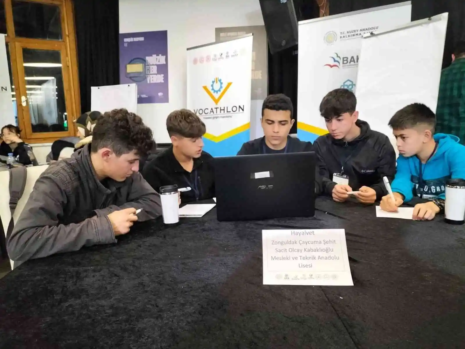 Çaycumalı öğrenciler 'Genç girişimciler, yeni fikirler' maratonuna katıldı
