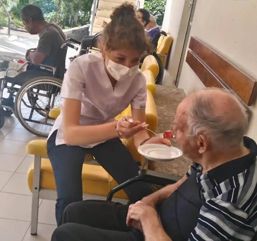 Çekya ve Portekiz’de stajlarını tamamlayan öğrenciler Kütahya’ya döndü
