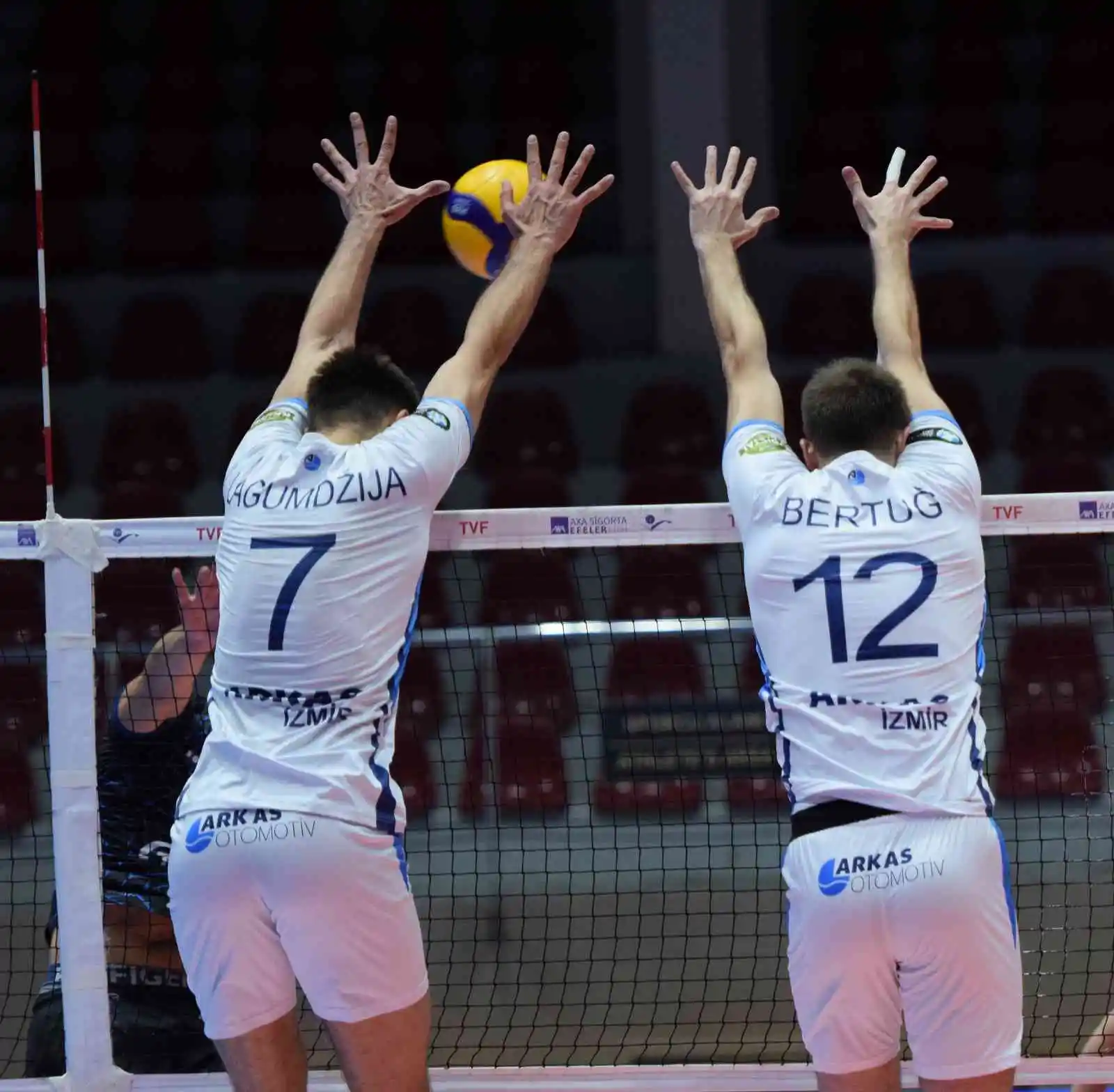 CEV Voleybol Cup: Caruur Volley Gent: 2 - Arkas Spor: 3
