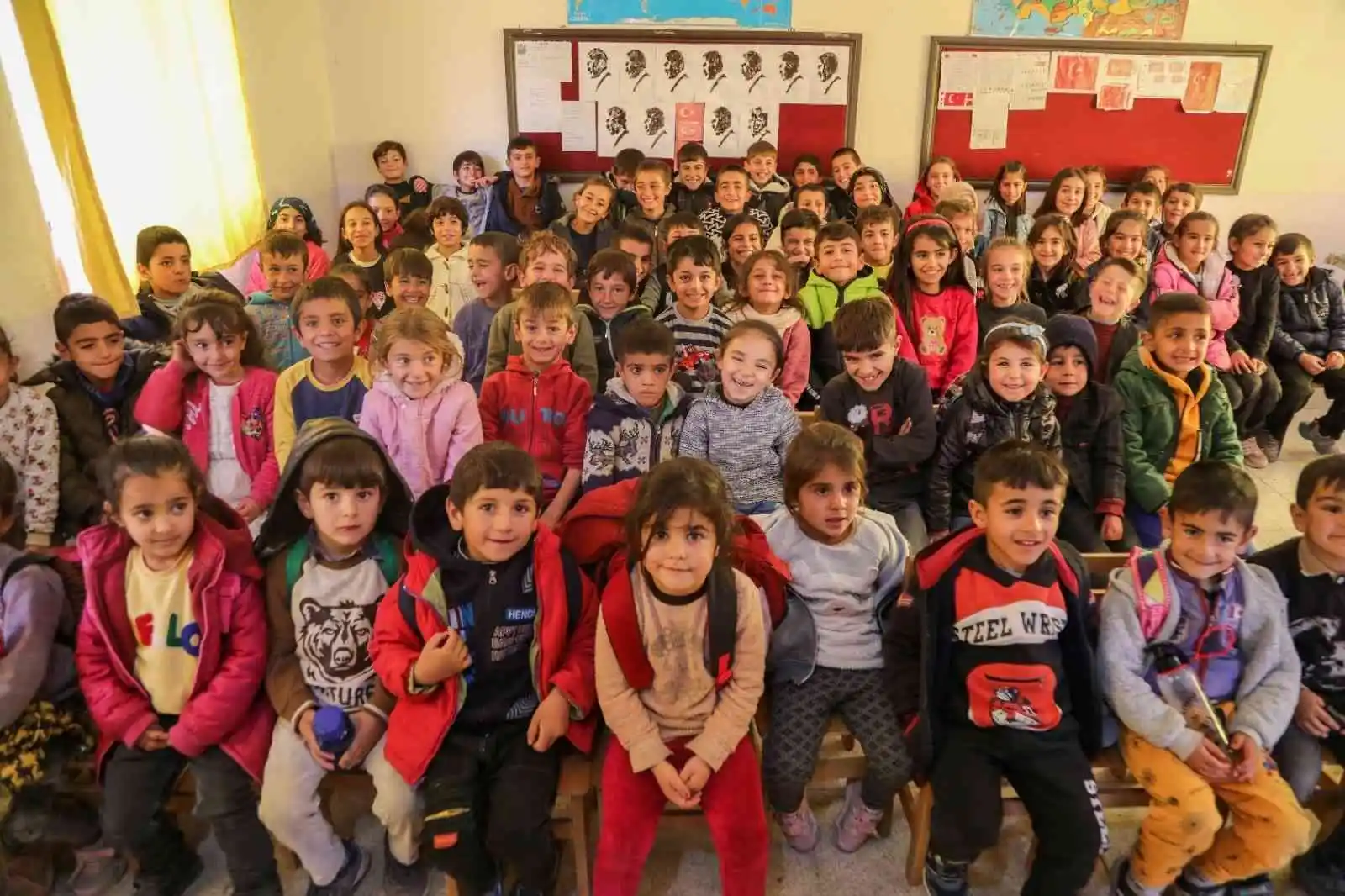 Çocuklar ilk kez Hacivat-Karagöz oyunuyla tanıştı