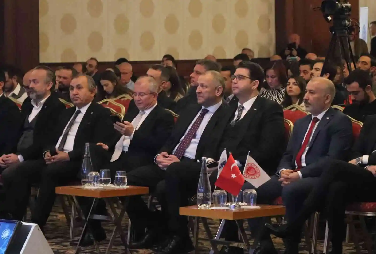 DENİB Başkanı Memişoğlu; “2022’yi geçen yıla göre yüzde 5 ile 6 ihracat artışıyla kapatacağız”
