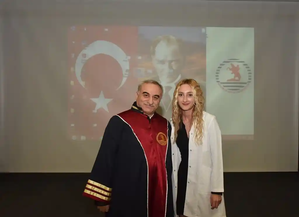 Diş Hekimliği Fakültesi öğrencileri beyaz önlük giydi
