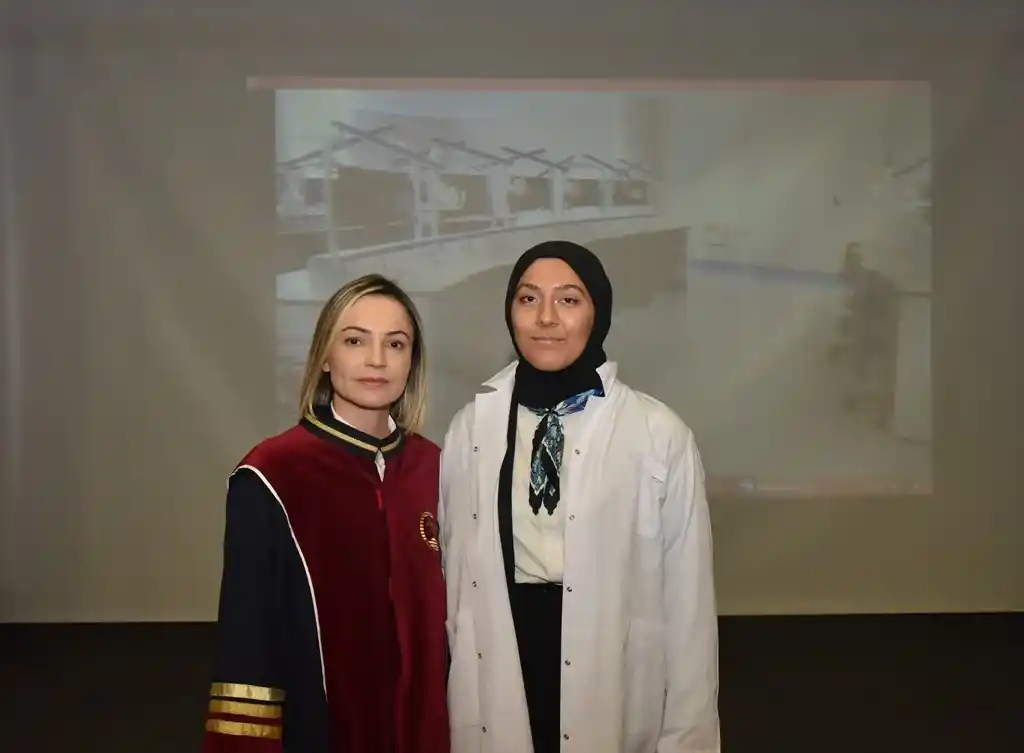 Diş Hekimliği Fakültesi öğrencileri beyaz önlük giydi

