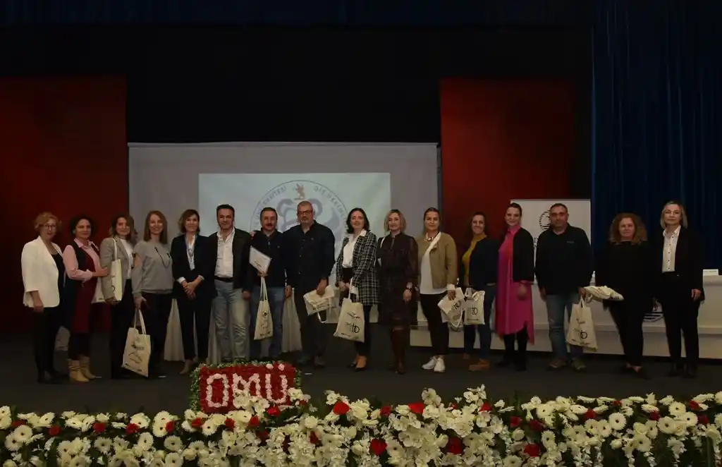 Diş Hekimliği Fakültesi öğrencileri beyaz önlük giydi
