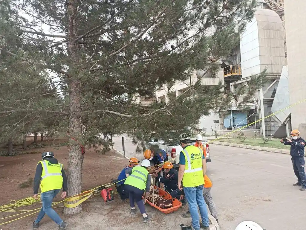 Diyarbakır AFAD'tan çimento fabrikasına acil durum tatbikatı