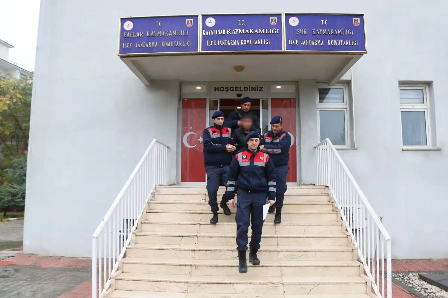 Diyarbakır'da hırsızlıktan 16 yıl hapis cezası alan firari yakalandı
