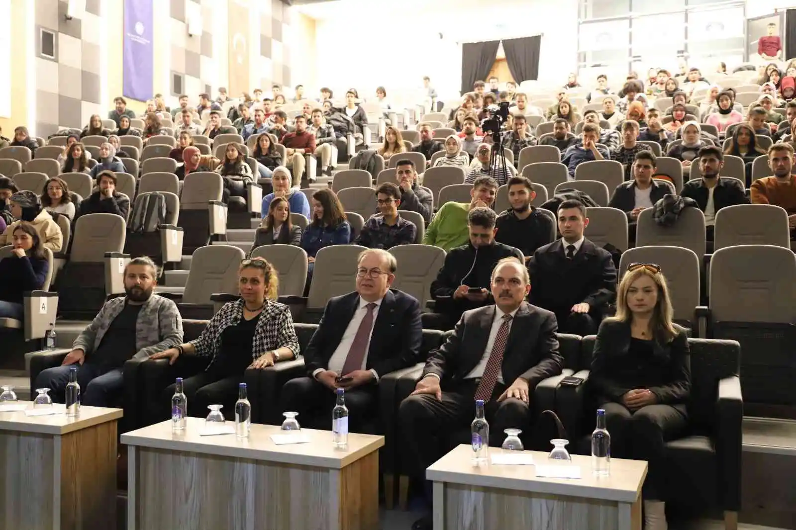 Doç. Dr. Cihat Yaycı: 