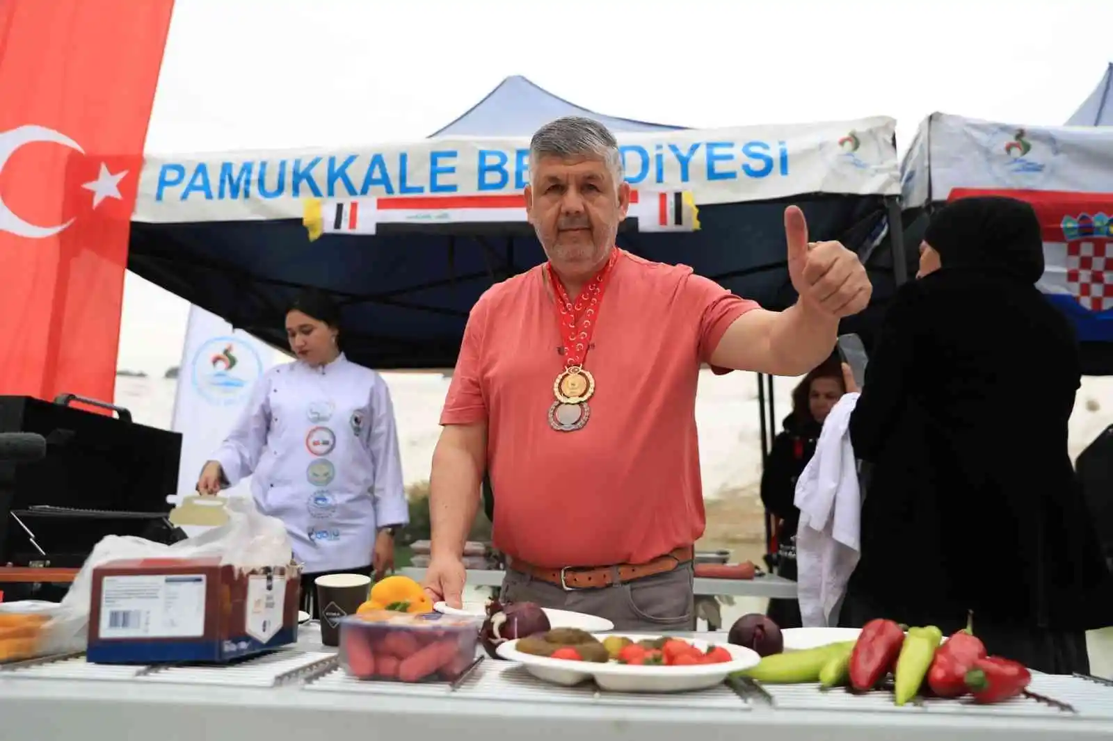 Dünyanın dört bir yanından gelen ünlü şefler, Pamukkale’de yarıştı
