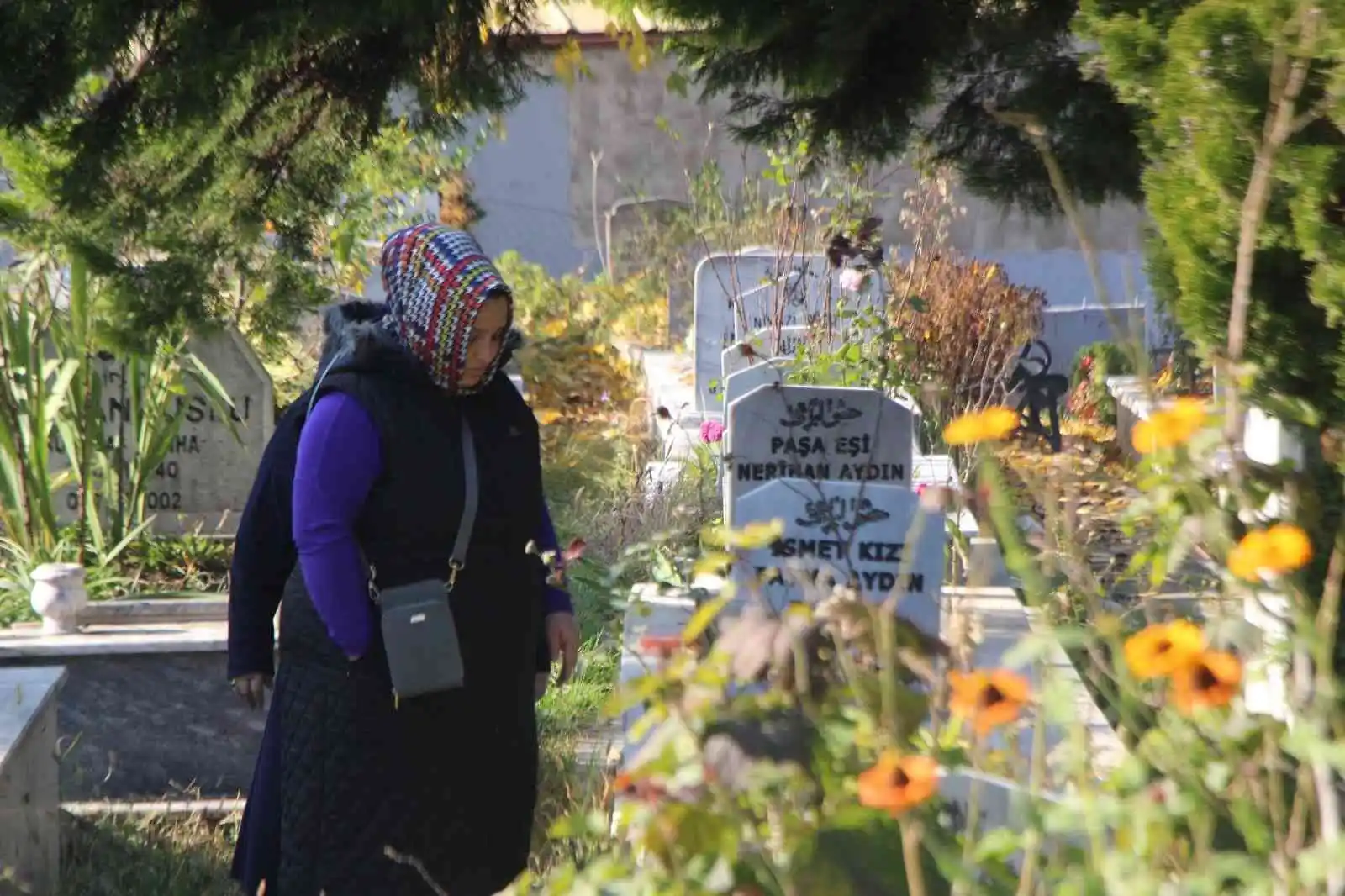 Düzce Depremi’nde yakınlarını kaybedenler mezarlıkları doldurdu