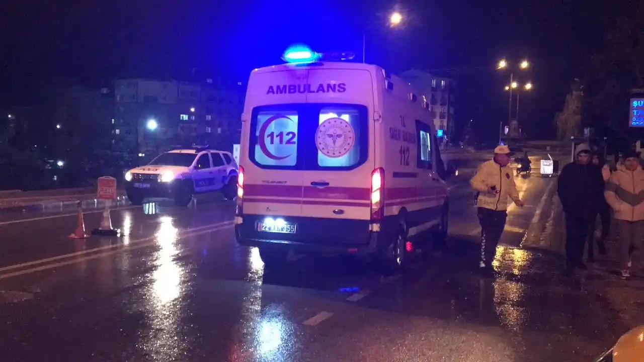 Edirne'de otomobilin çarptığı yaya yaralandı
