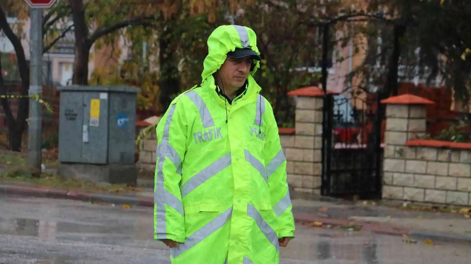 Edirneli vatandaşlar Belediyeye ateş püskürdü: “Venedik değil, Edirne”
