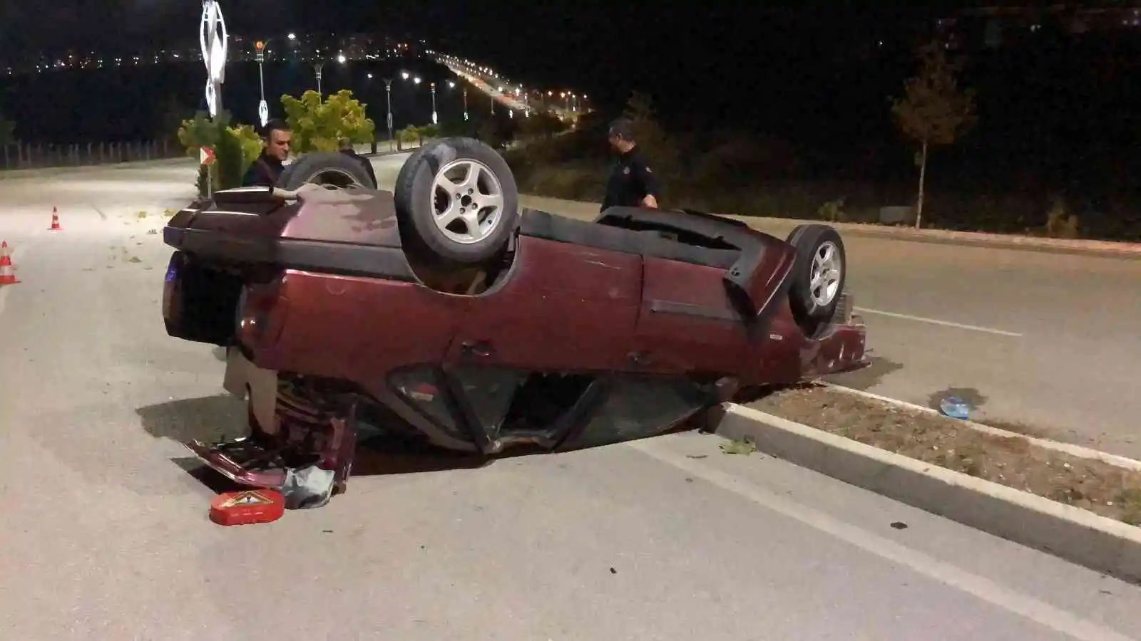 Elazığ’da otomobil takla attı: 3 yaralı
