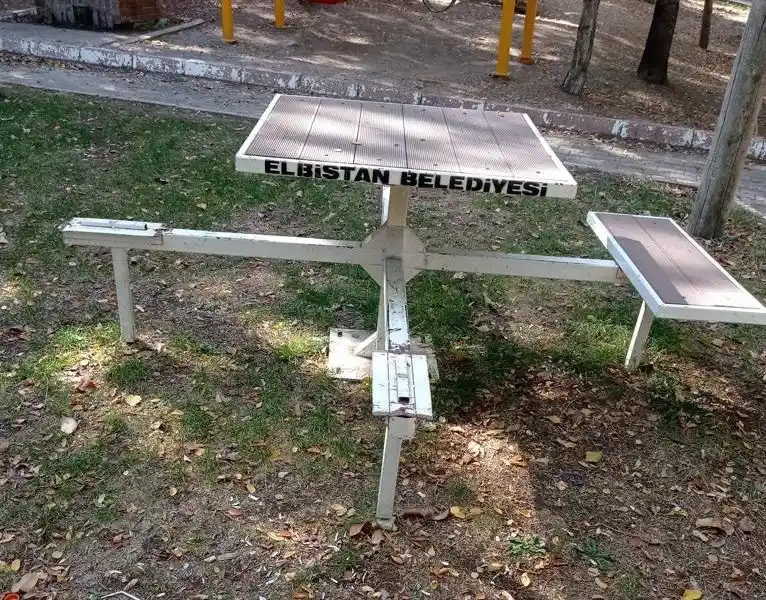 Elbistan’da park ve mesire alanlarındaki kamelyalar tahrip edildi