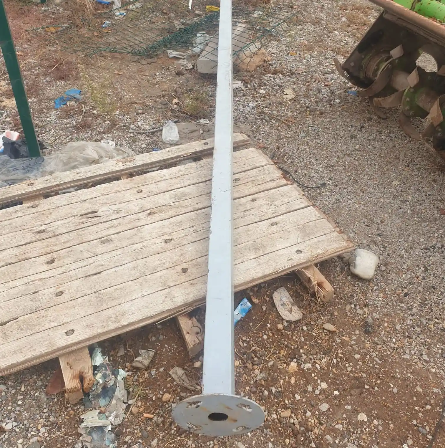 Elbistan’da park ve mesire alanlarındaki kamelyalar tahrip edildi