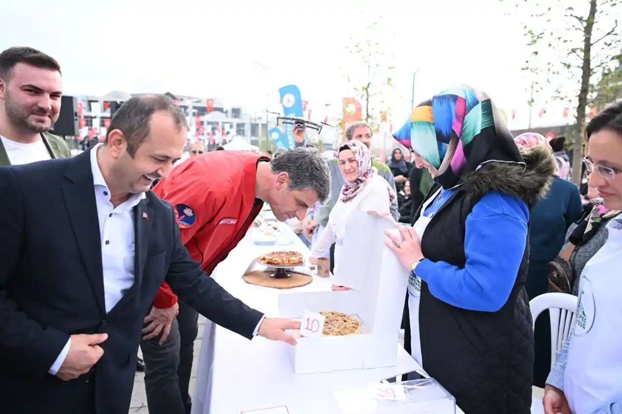 En fazla kestaneyi yiyip en güzel tatlıyı yapan ödülü kaptı
