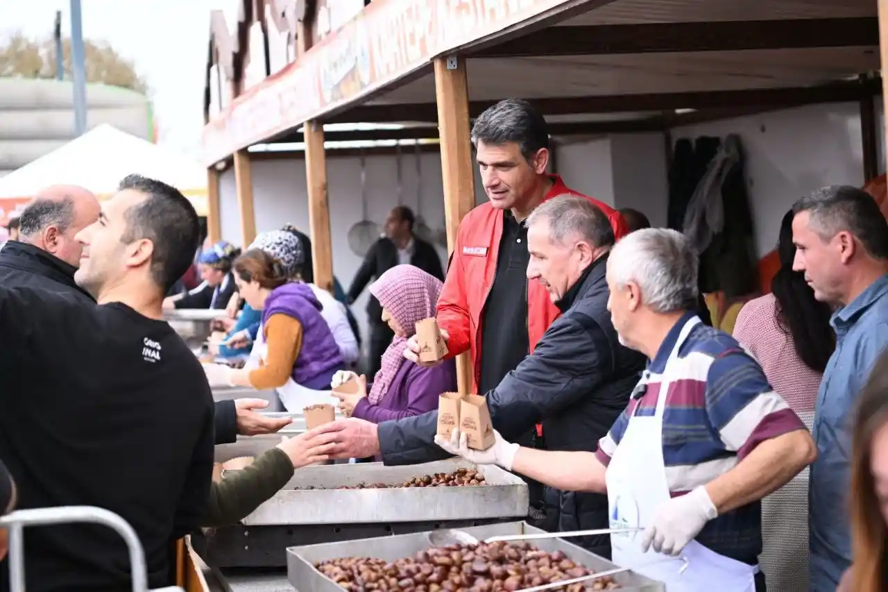 En fazla kestaneyi yiyip en güzel tatlıyı yapan ödülü kaptı
