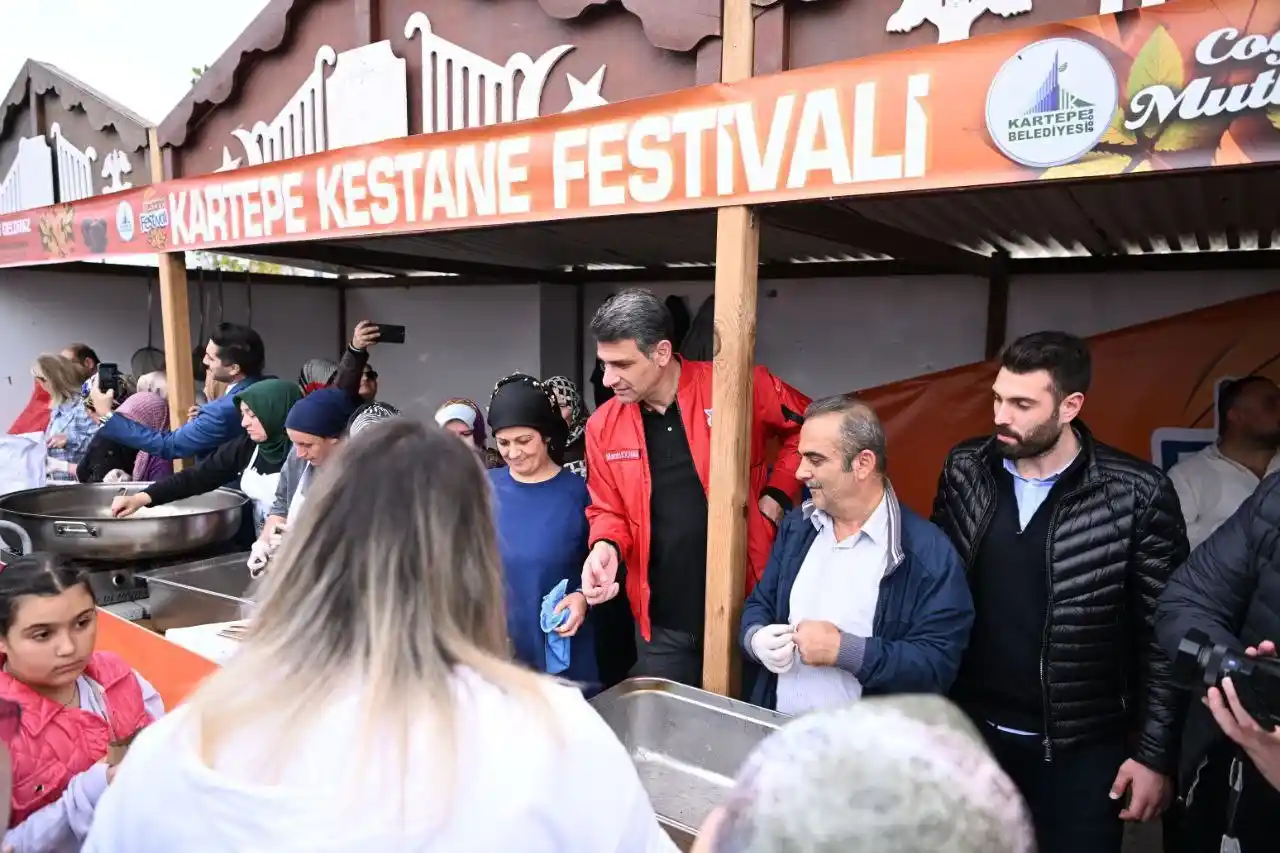 En fazla kestaneyi yiyip en güzel tatlıyı yapan ödülü kaptı
