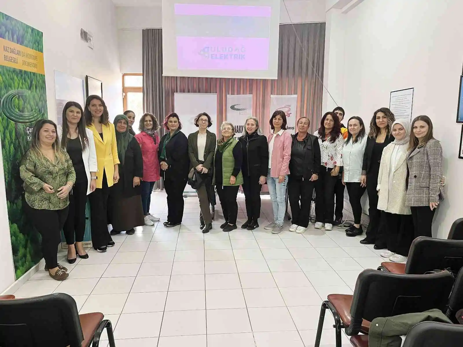 Enerji timi, Çanakkaleli kadınlara tasarrufu anlattı